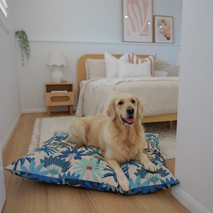 golden retriever on best washable eco extra large pet bed